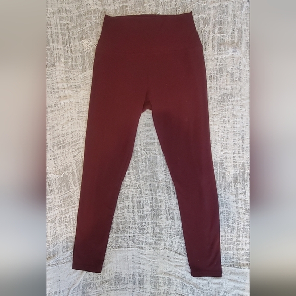 💚5/$25 OFFLINE By Aerie OG High Waisted Burgunday Legging Size Medium - Picture 4 of 7